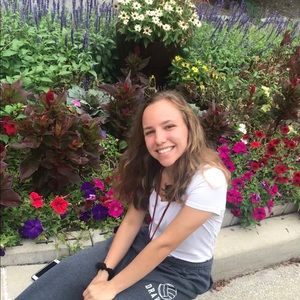 Meet your Posher, Danielle